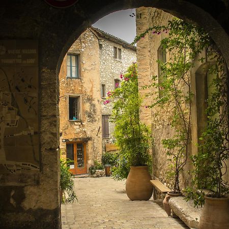 Auberge De Tourrettes Экстерьер фото